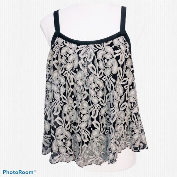 Free People Tops - FREE PEOPLE BLACK AND GRAY LACE CAMI M